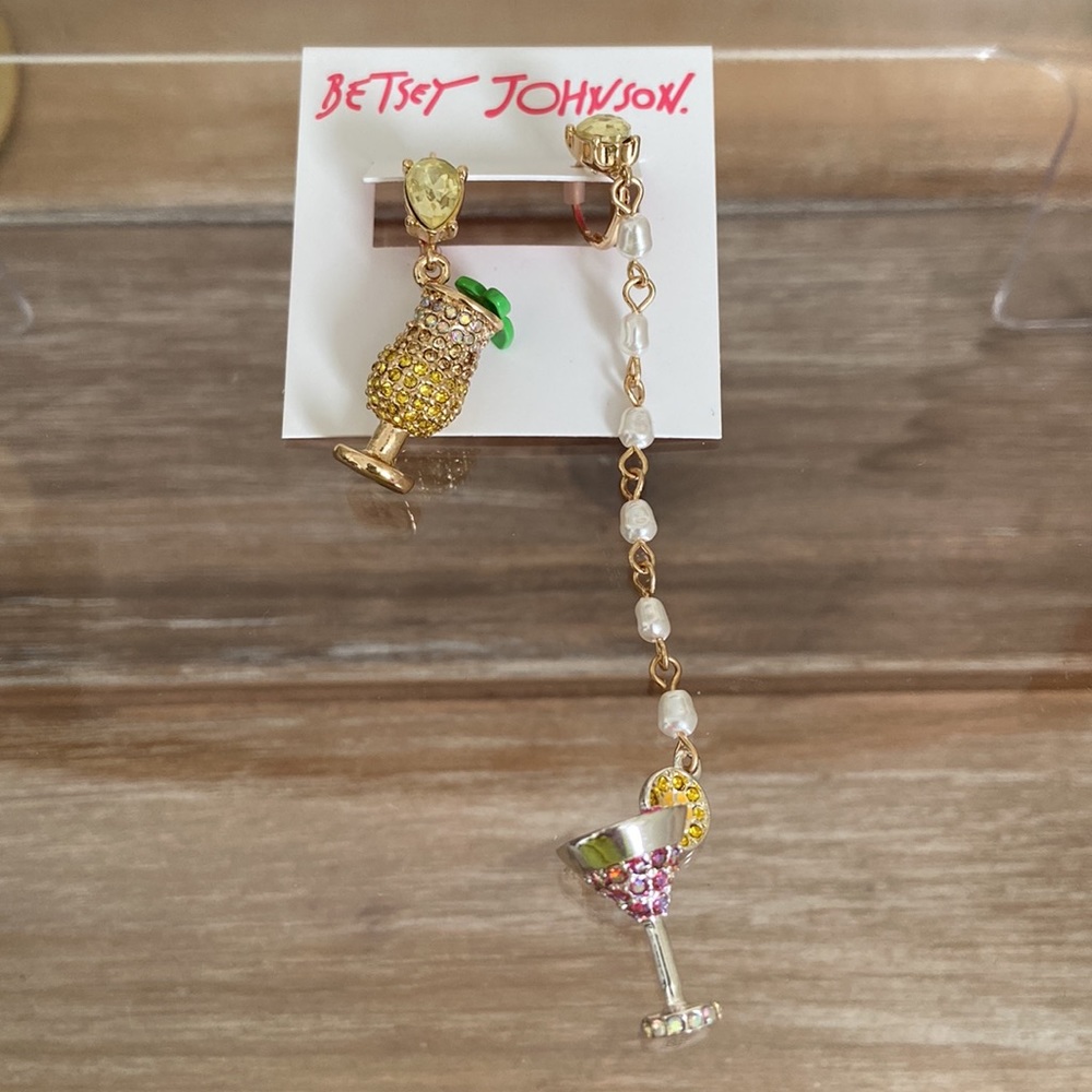 Betsey Johnson island cocktail mismatched earrings